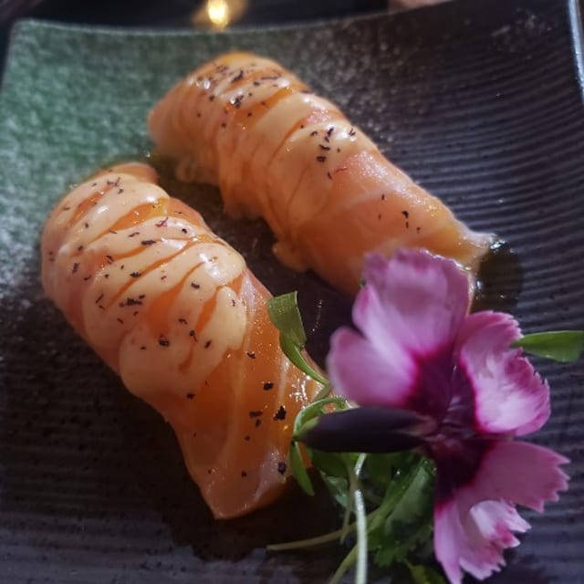 Nigiris-Clasico (Salmon).